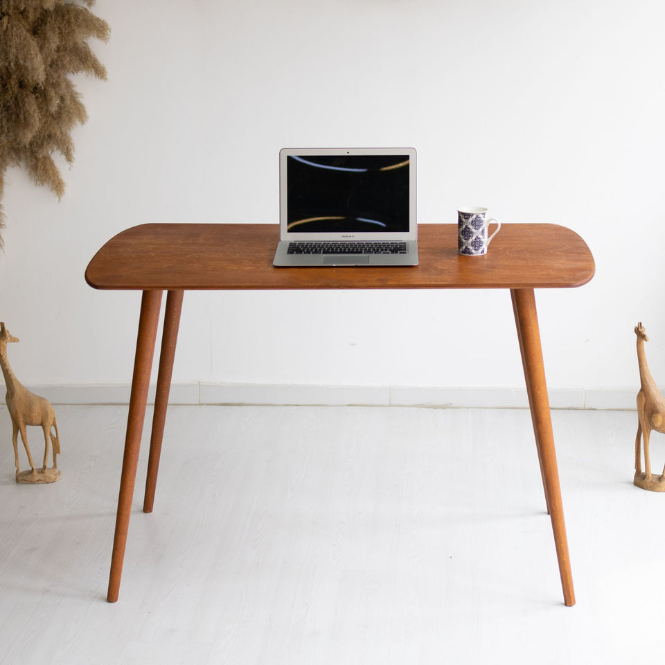 Minimalist Birch Plywood Home Office Desk with Rounded Edges – Furnirem