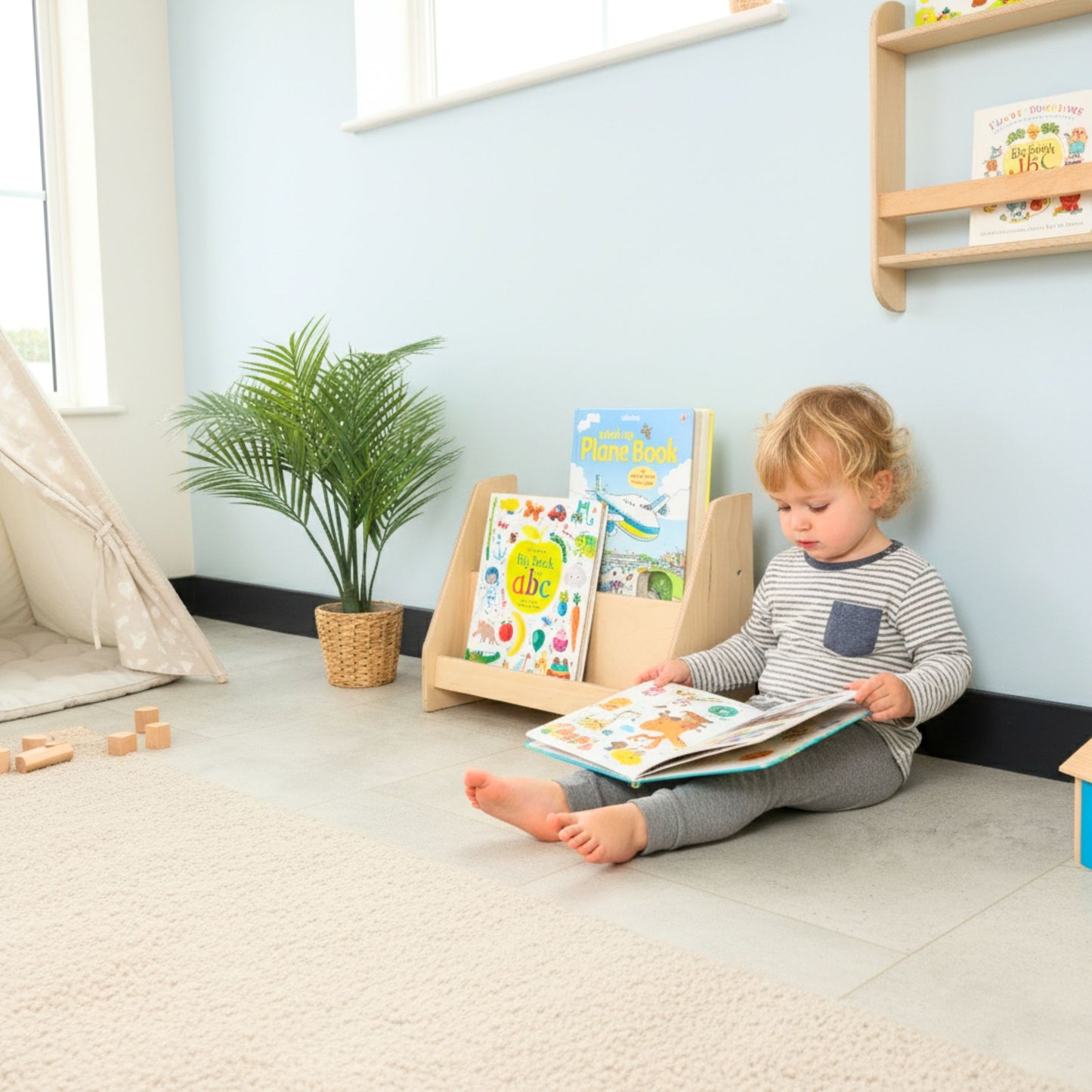 Freestanding Montessori Bookshelf