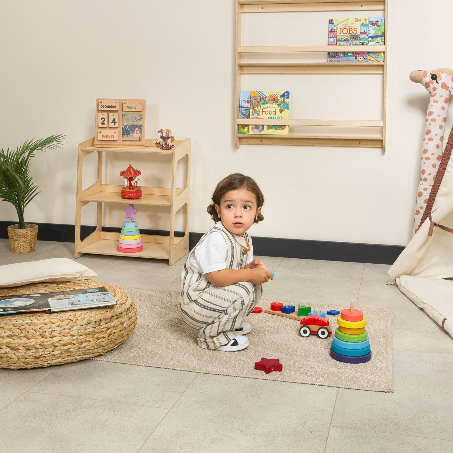 Freestanding Montessori Toys Storage Shelf